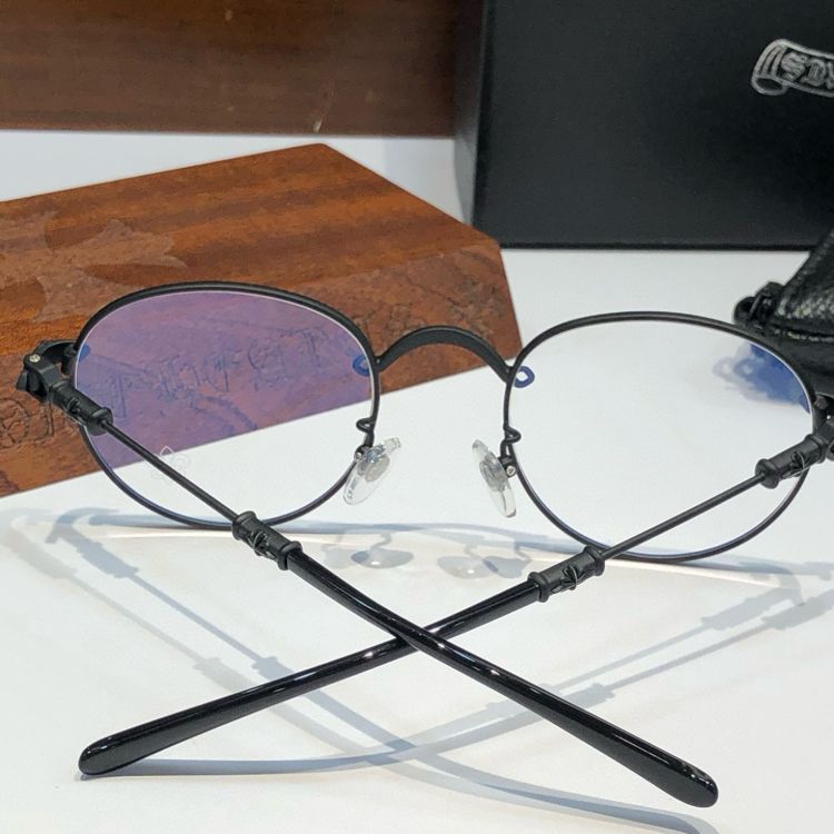 gong-tron-nam-nu-chrome-hearts (2)