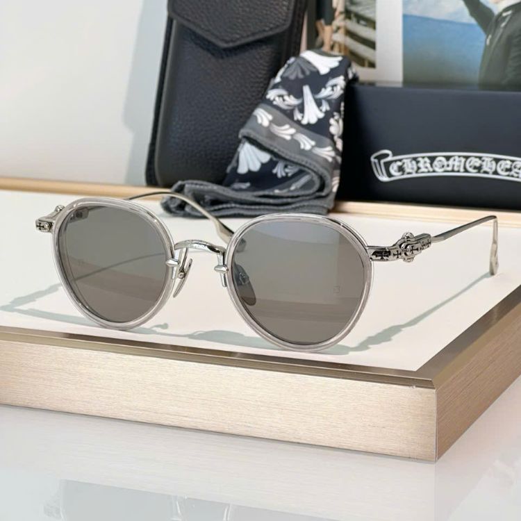 kinh-can-tron-chrome-hearts-2025 (5)