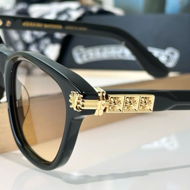 kinh-nam-hang-hieu-chrome-heart (2)