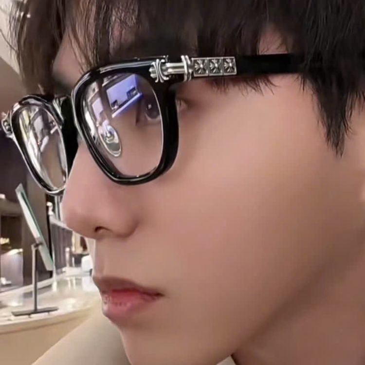 kinh-nam-hang-hieu-chrome-heart (3)