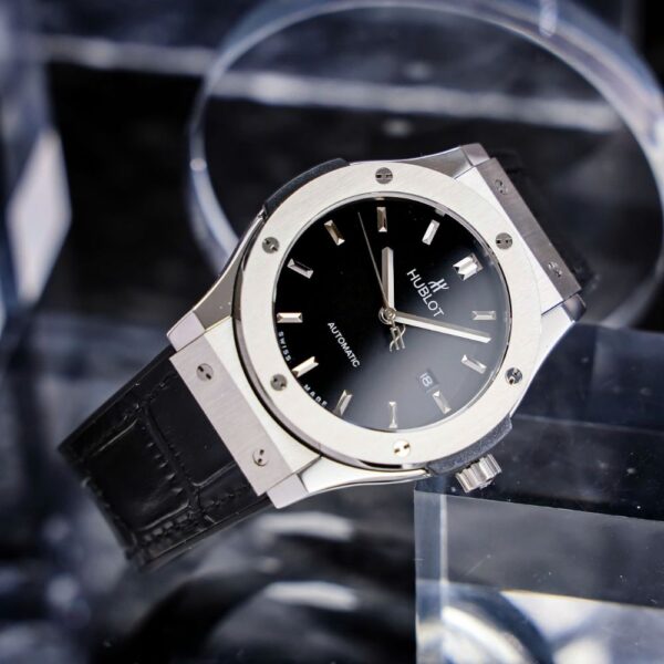 dong-ho-hublot-gia-bao-nhieu-168 (4)