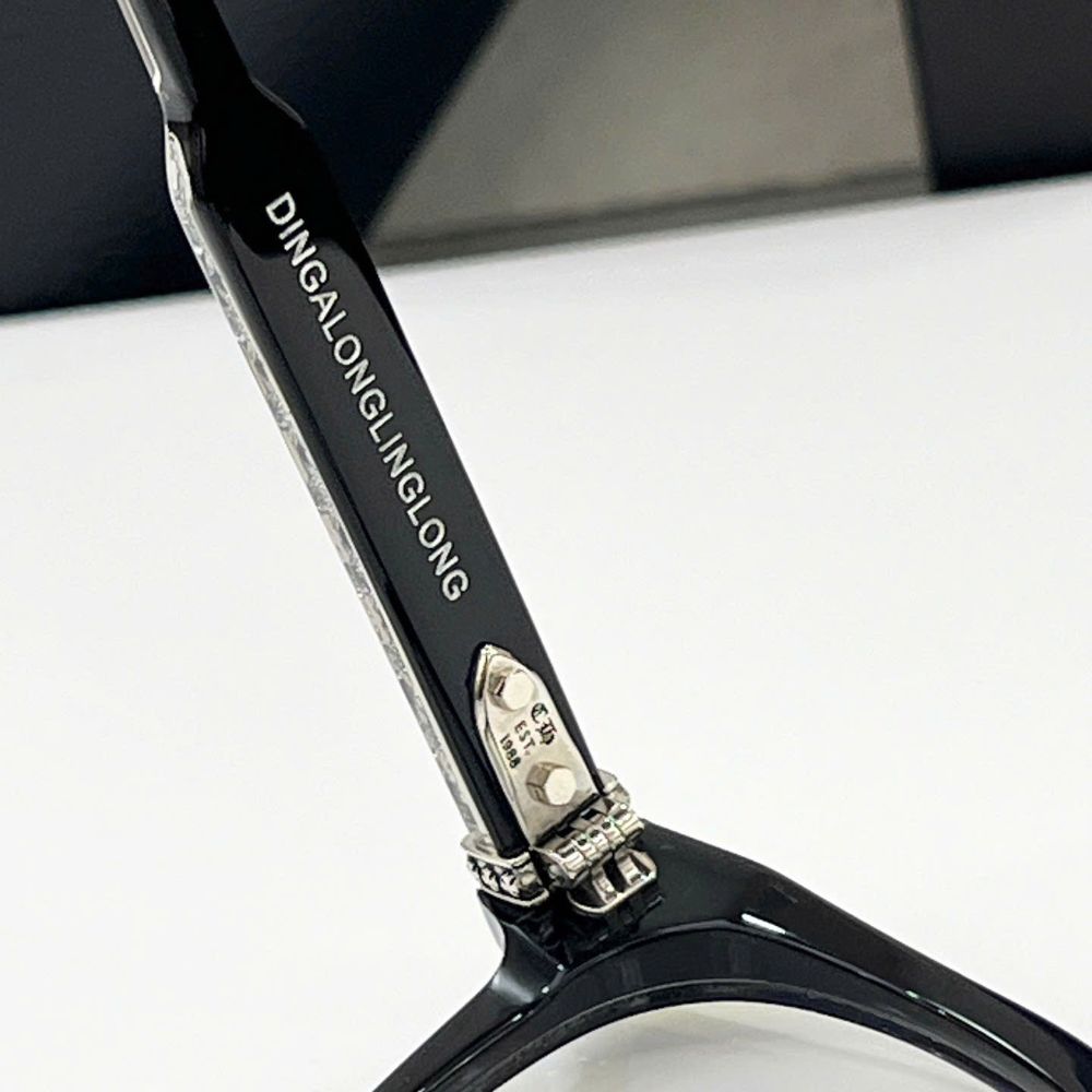 mat-kinh-can-dep-chrome-heart (13)