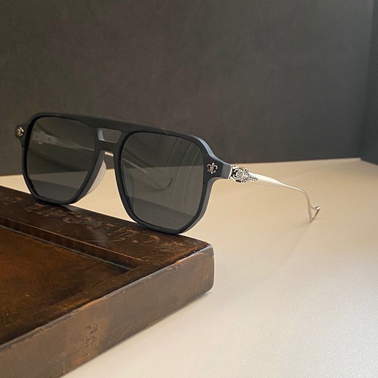 kinh-mat-thoi-trang-chrome-heart (1)