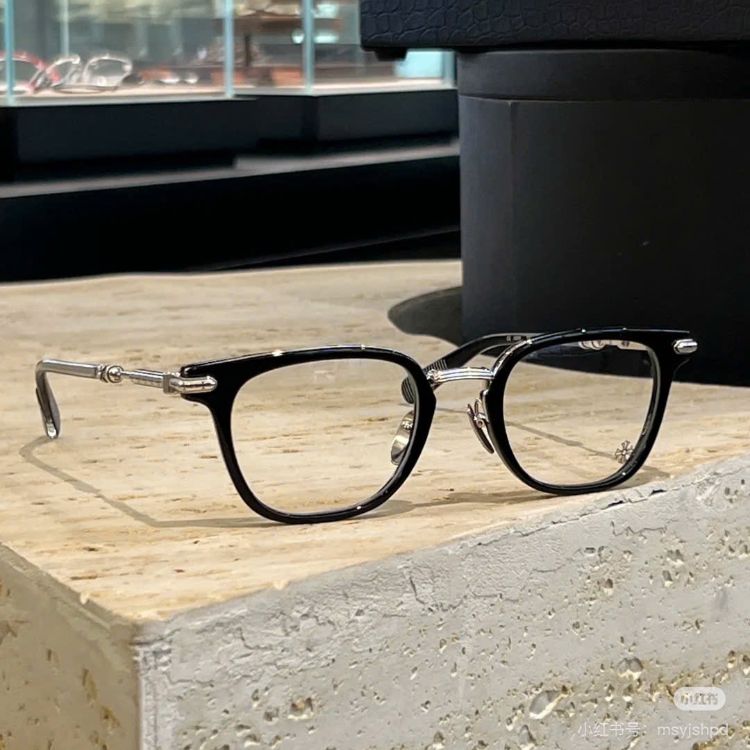 gong-kinh-can-chrome-hearts-titanium (2)