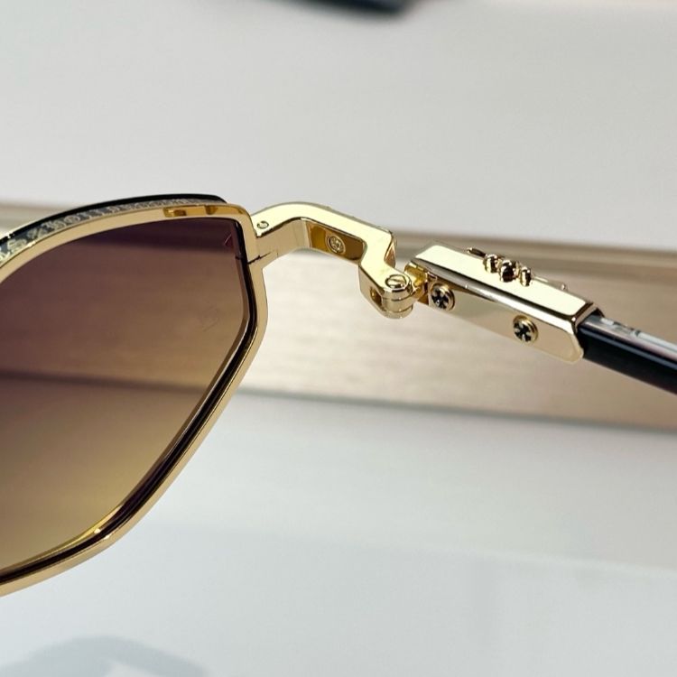 mat-kinh-chrome-heart-2025 (5)