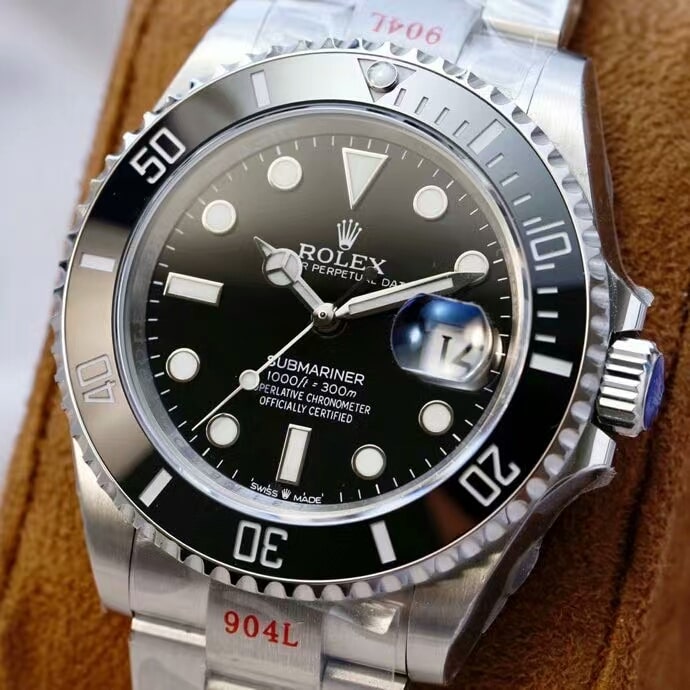 mua-dong-ho-rolex-may-thuy-si