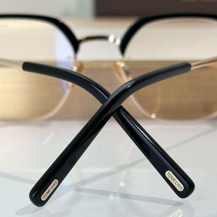 gong-kinh-nua-vanh-tomford (4)