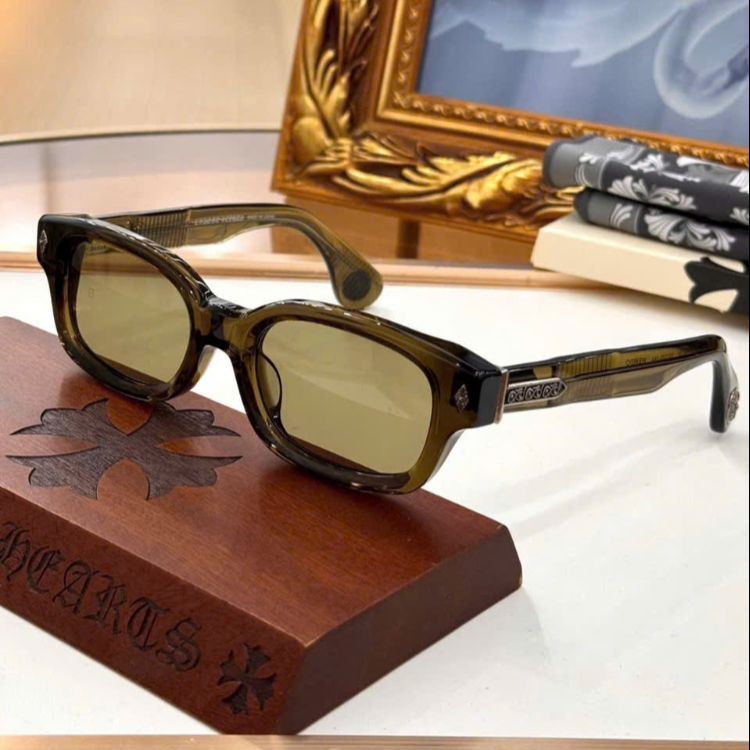 mat-kinh-chrome-hearst (6)