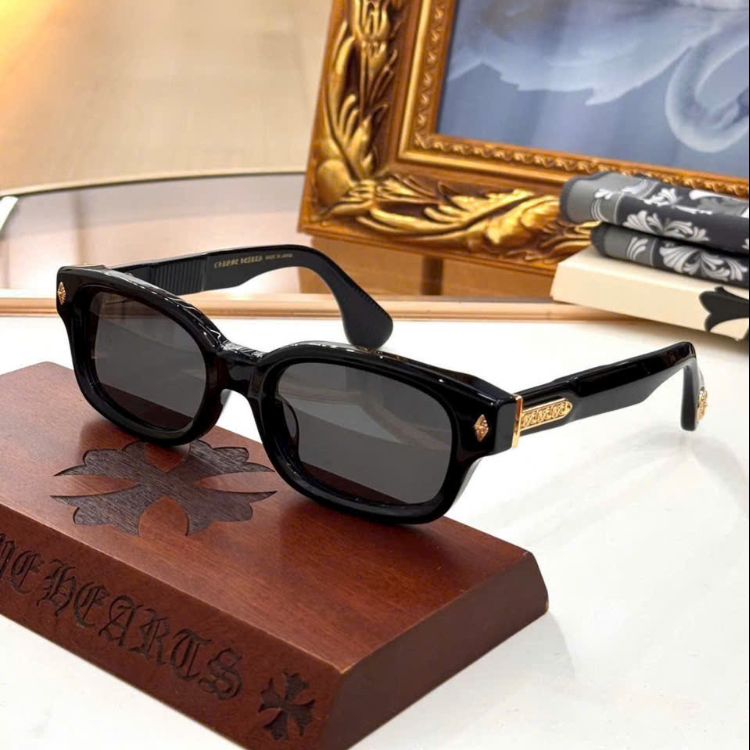 mat-kinh-chrome-hearst (7)