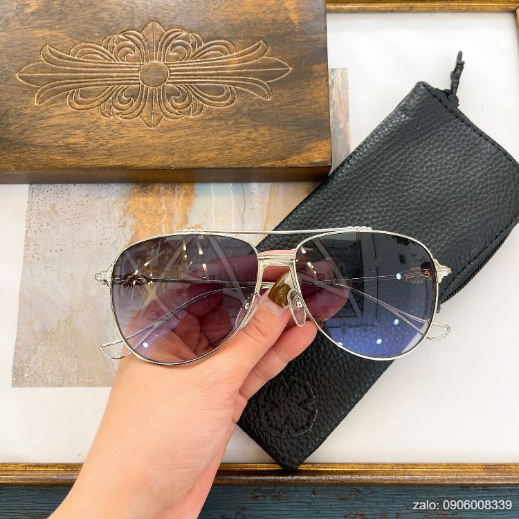 kinh-mat-phi-cong-chrome-hearts (7)