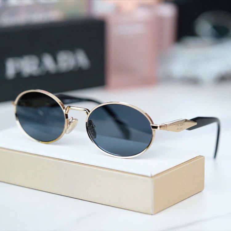 kinh-mat-thoi-trang-nu-prada (4)