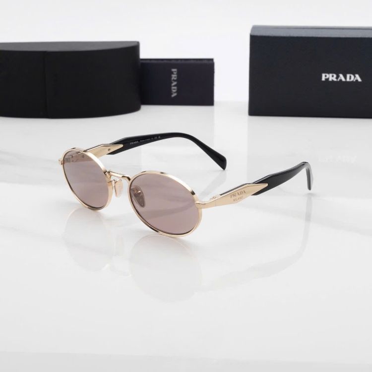 kinh-mat-thoi-trang-nu-prada