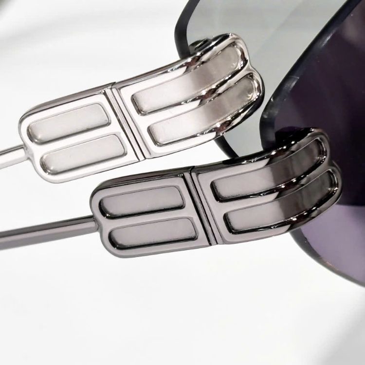 kinh-thoi-trang-mat-meo-balenciaga (3)