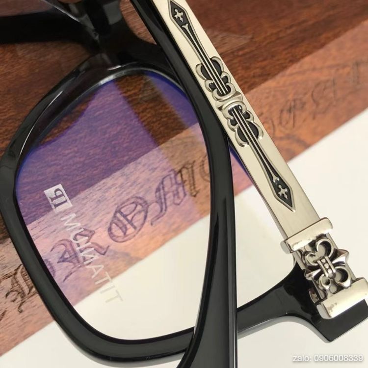 kinh-mat-vuong-chrome-hearts (1)