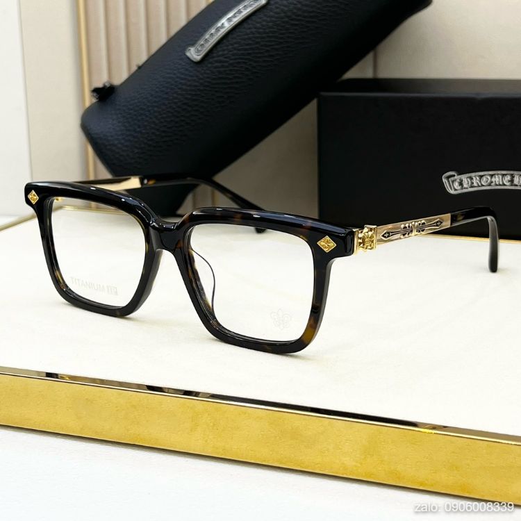 kinh-mat-vuong-chrome-hearts (7)